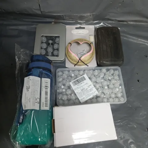APPROXIMATELY 20 ASSORTED HOUSEHOLD ITEMS TOO INCLUDE WATER BOTTLES , KEY LOCKS , TOOL KIT , ETC