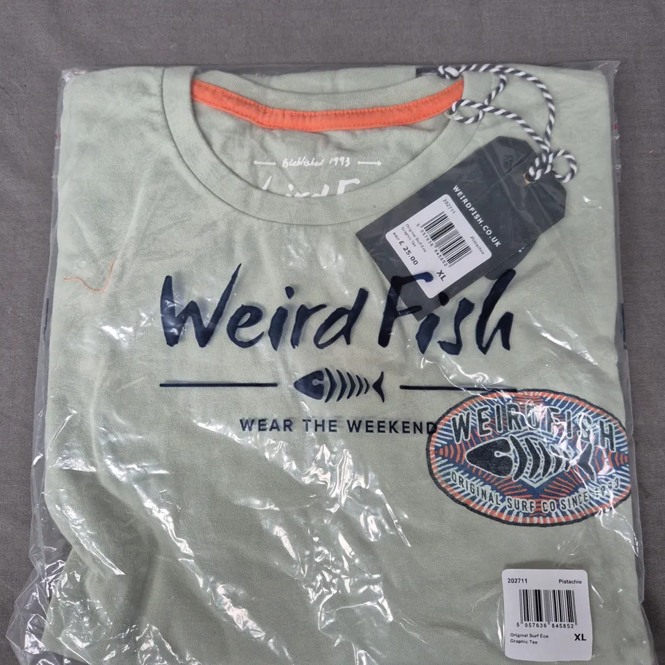 BAGGED WEIRD FISH ORGANIC SURF ECO GRAPHIC TEE IN PISTACHIO - XL