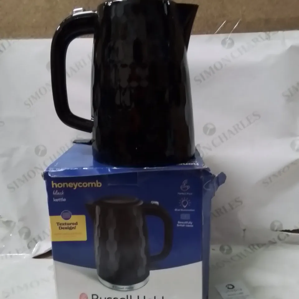 BOXED RUSSELL HOBBS BLACK HONEYCOMB KETTLE