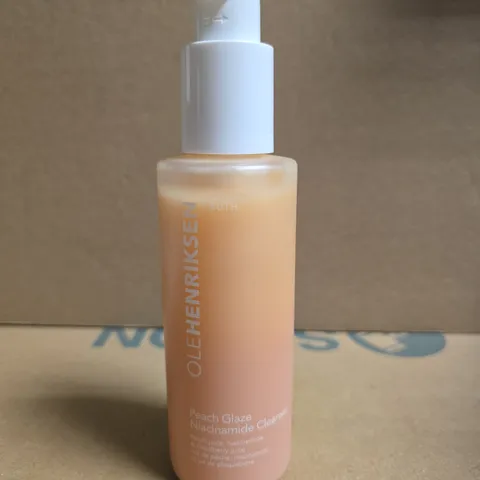 OLE HENRIKSEN PEACH GLOW NIACINAMIDE CLEANSER β FACIAL CLEANSER 150ML
