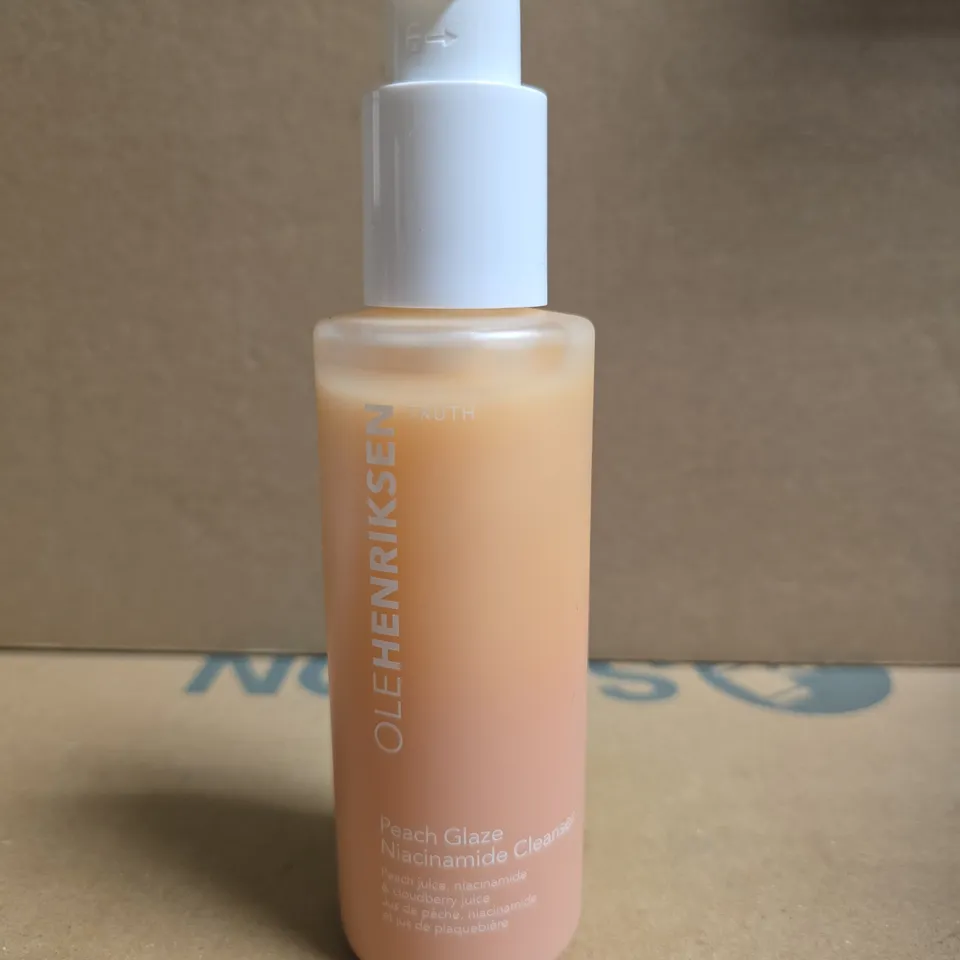 OLE HENRIKSEN PEACH GLOW NIACINAMIDE CLEANSER – FACIAL CLEANSER 150ML
