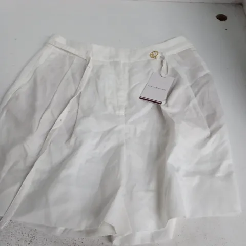 TOMMY HILFIGER LINEN BLEND SHORTS IN WHITE - SIZE 38