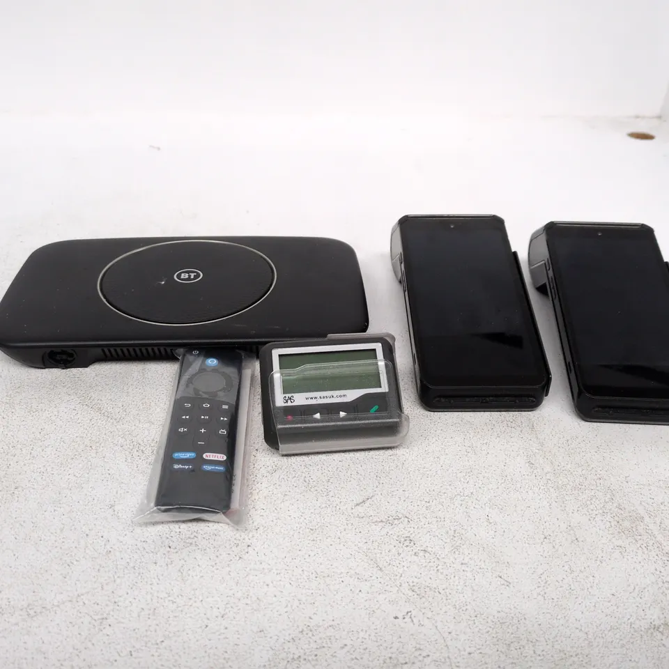 TOTE OF APPROXIMATELY 15 ASSORTED ITEMS TO INCLUDE BT ROUTER, INGENICO CARD READER, SAS BEEPER, REMOTE CONTROL ETC