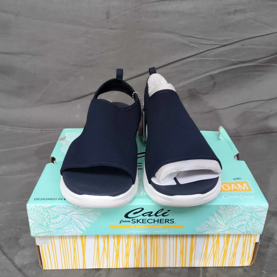 BOXED SKECHERS CALI NAVY SLIP-ON SANDALS – WOMEN'S, SIZE 7 (US) – YOGA FOAM