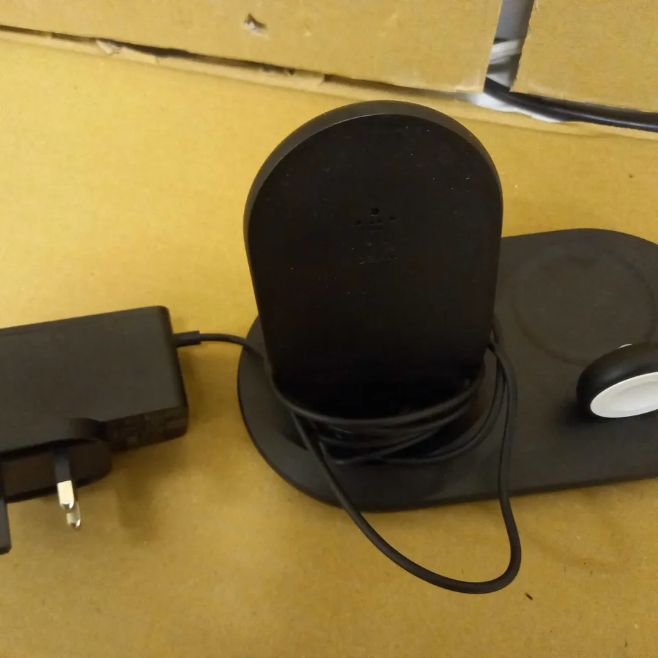 BELKIN 3-IN-1 WIRELESS CHARGING DOCK FOR APPLE