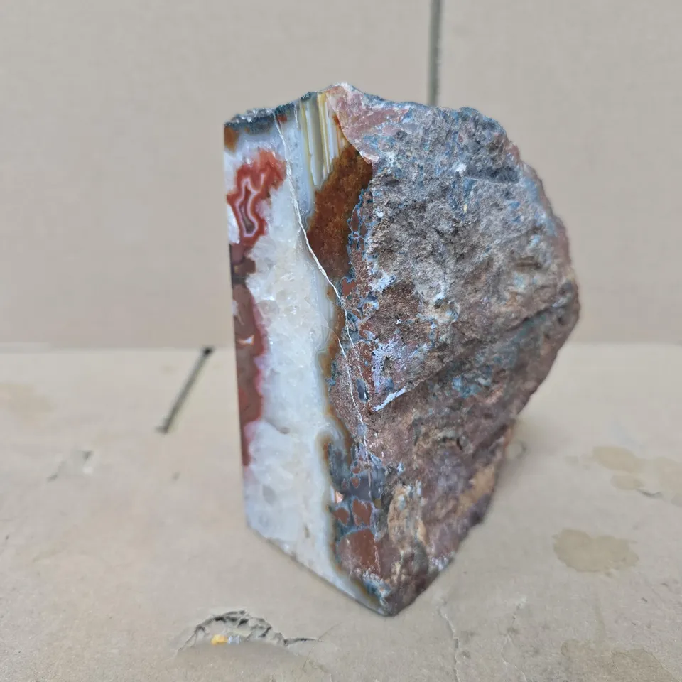 AGATE GEODE SLICE – POLISHED FACE WITH BANDING, DECORATIVE MINERAL