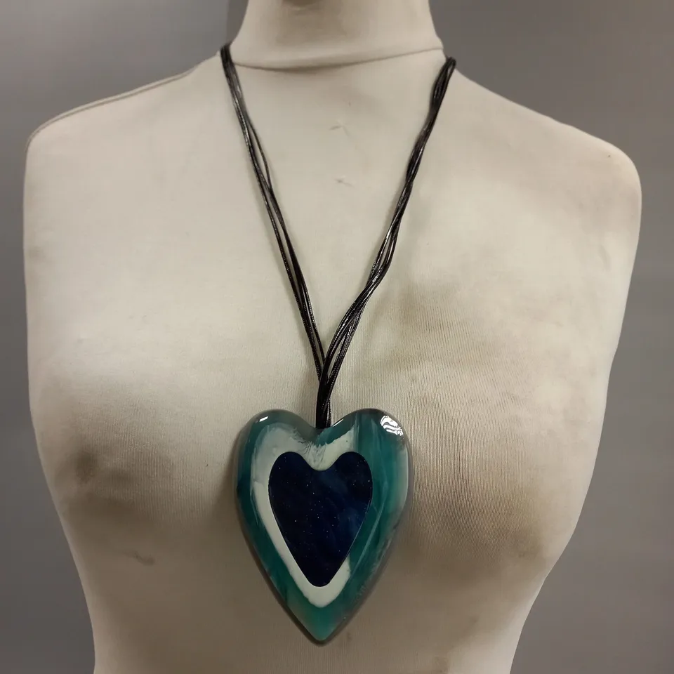 BRAND NEW BROWN PEPPER HANDBAGS PACIFIC BLUE NECKLACE 