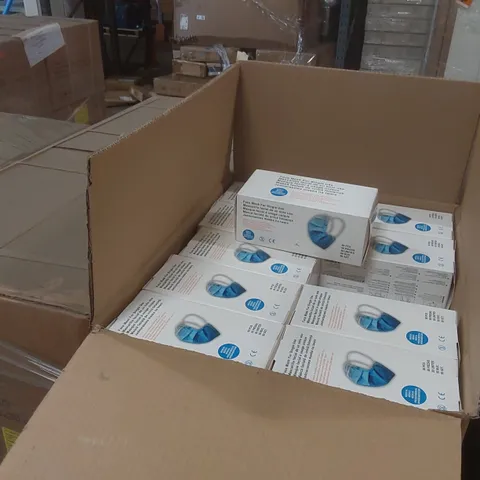 PALLET CONTAINING A VERY LARGE QUANTITY OF MEDICAL FACE MASKS
