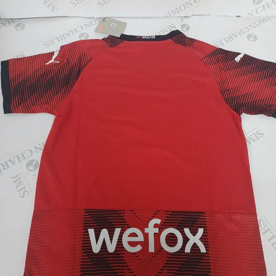 AC MILAN FC HOME SHIRT AND SHORTS SIZE 26