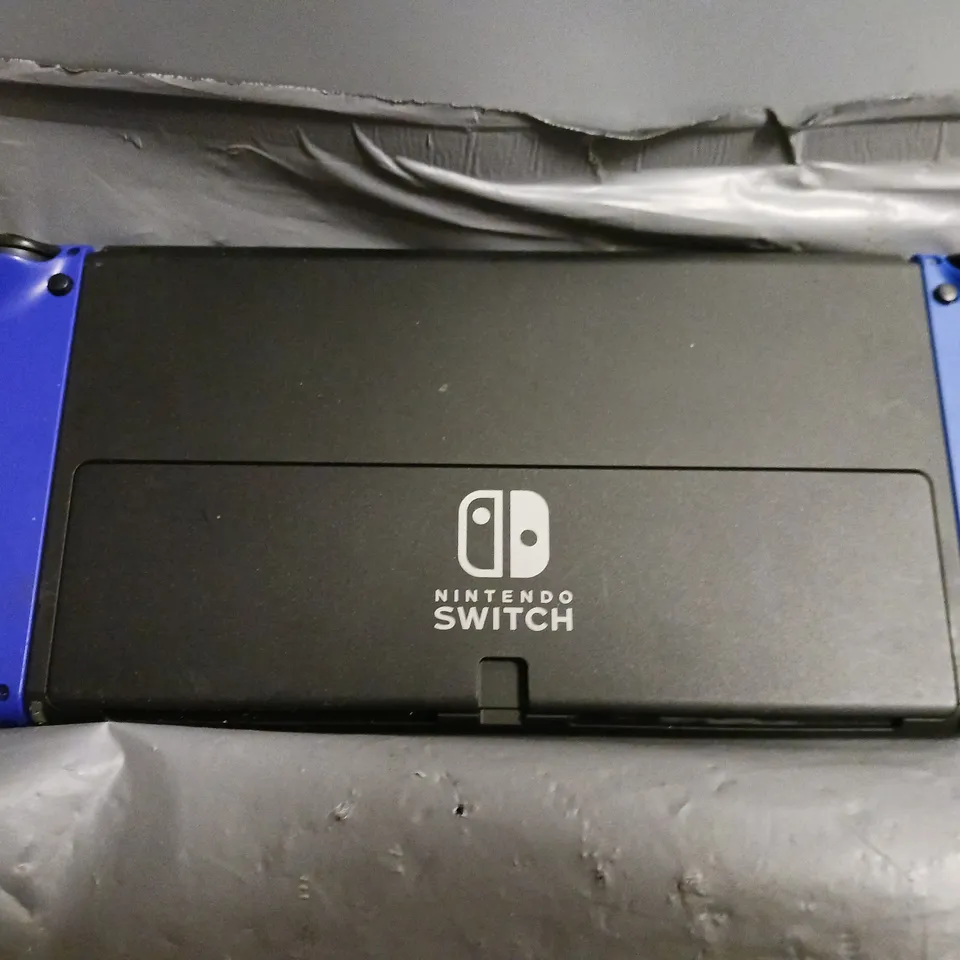 NINTENDO SWITCH GAMING CONSOLE 