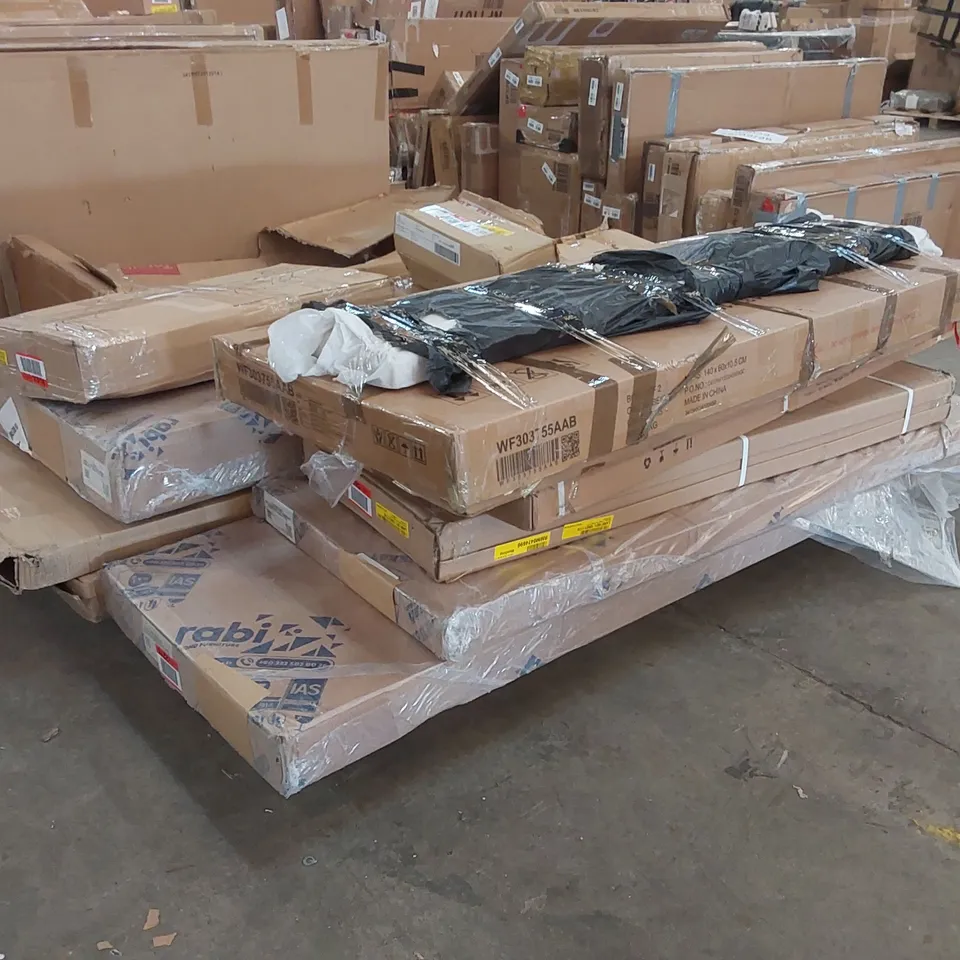 PALLET OF ASSORTED FURNITURE PARTS 