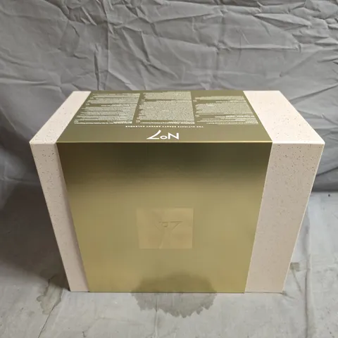 NO7 THE ULTIMATE BEAUTY ADVENT CALENDAR 