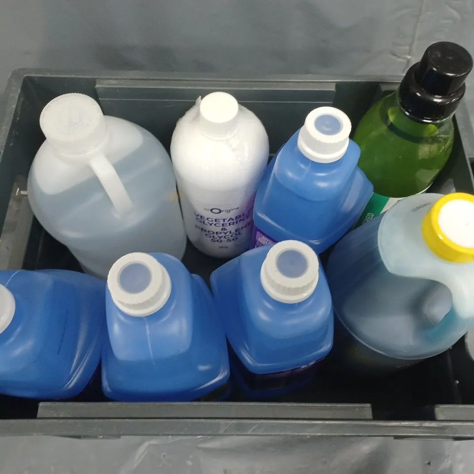 APPROXIMATELY 8 ASSORTED LIQUIDS TO INCLUDE BARBICIDE (1.89L), FLASH POWER SPRAY (1.25L), INEOS NEXT GEN NON BIO LAUNDRY LIQUID, ETC - COLLECTION ONLY