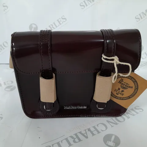 DR MARTENS 7 VEGAN SATCHEL IN CHERRY RED