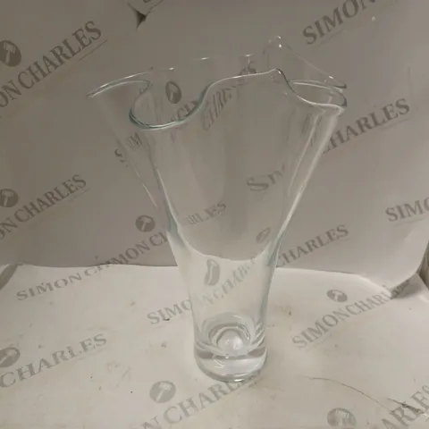 BIBA HANDKERCHF VASE CLEAR