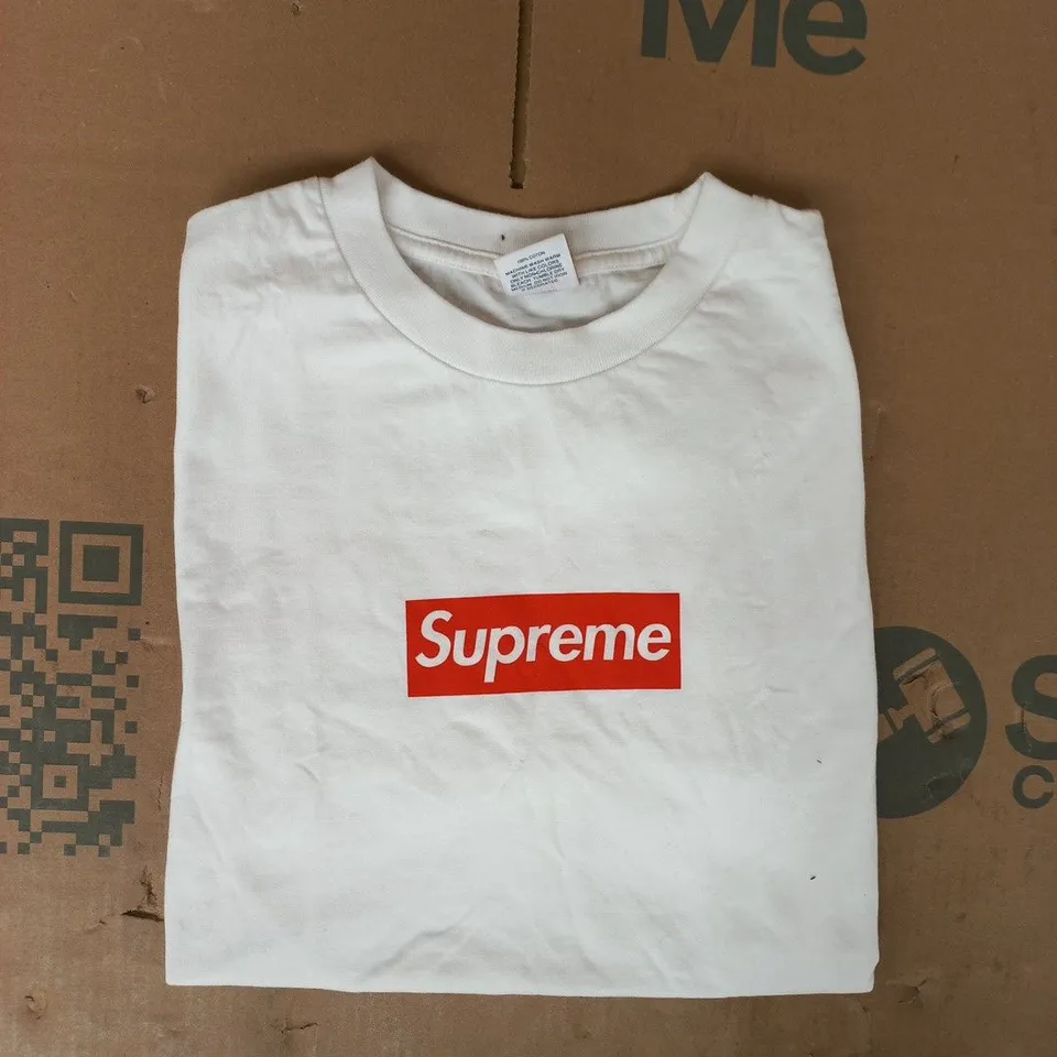 SUPREME SHORT SLEEVE T-SHIRT IN WHITE SIZE SMALL