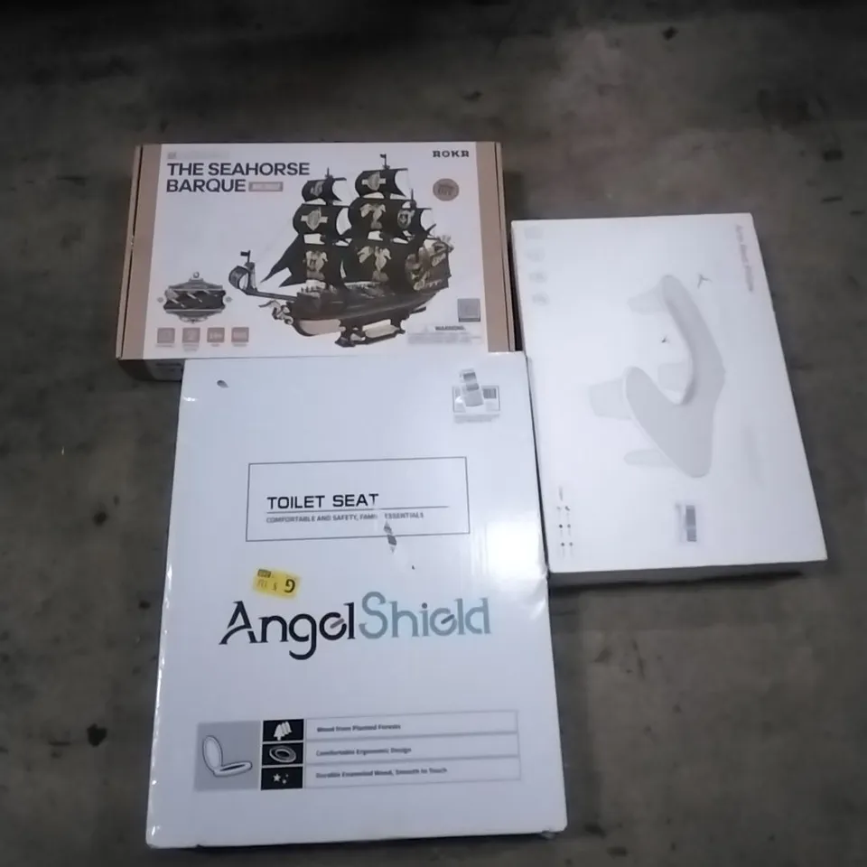 PALLET OF HOUSEHOLD ITEMS TO INCLUDE THE SEAHORSE BARQUE,TOILET SEATS, ARM REST PILLOW AND OTHER ASSORTED ITEMS...