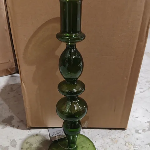 FOUR GISELA GRAHAM LONDOB GREEN CANDLESTICK HOLDER, BULBOUS KNOP DESIGN