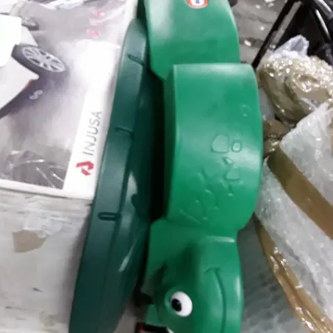 LITTLE TIKES FROG SAND PIT