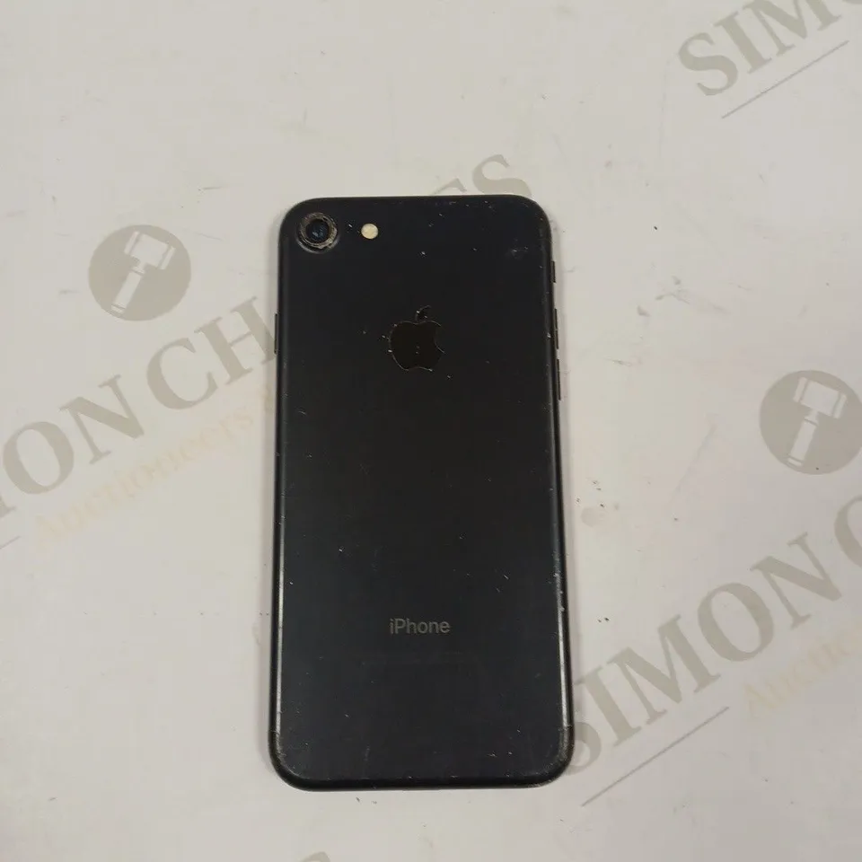 APPLE IPHONE 7 - MODEL A1779