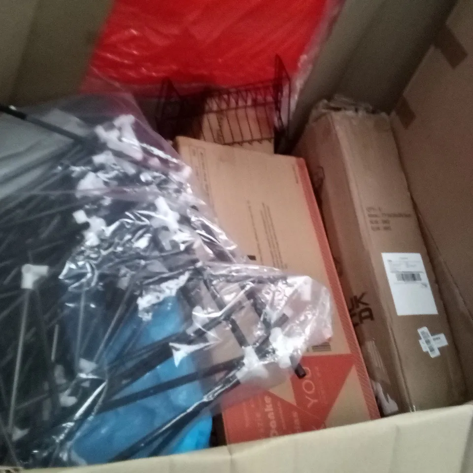 PALLET OF ASSORTED ITEMS INCLUDING DRIPEX BATHROOM MIRROR, GARMENT RACK, CAMPING STOVE, ELECTRIC FRYER, OFFICE CHAIR 