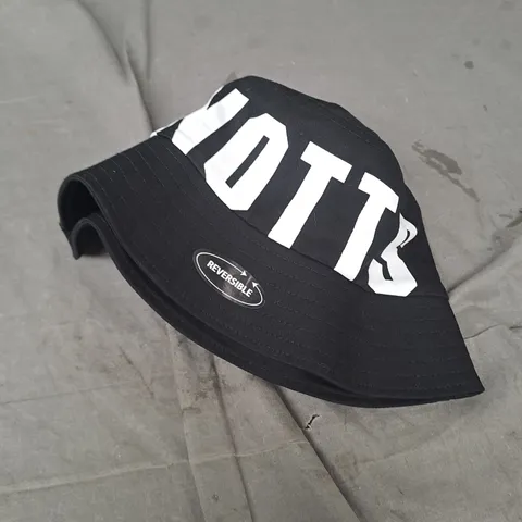 NOTTS COUNTY REVERSIBLE BUCKET HAT 