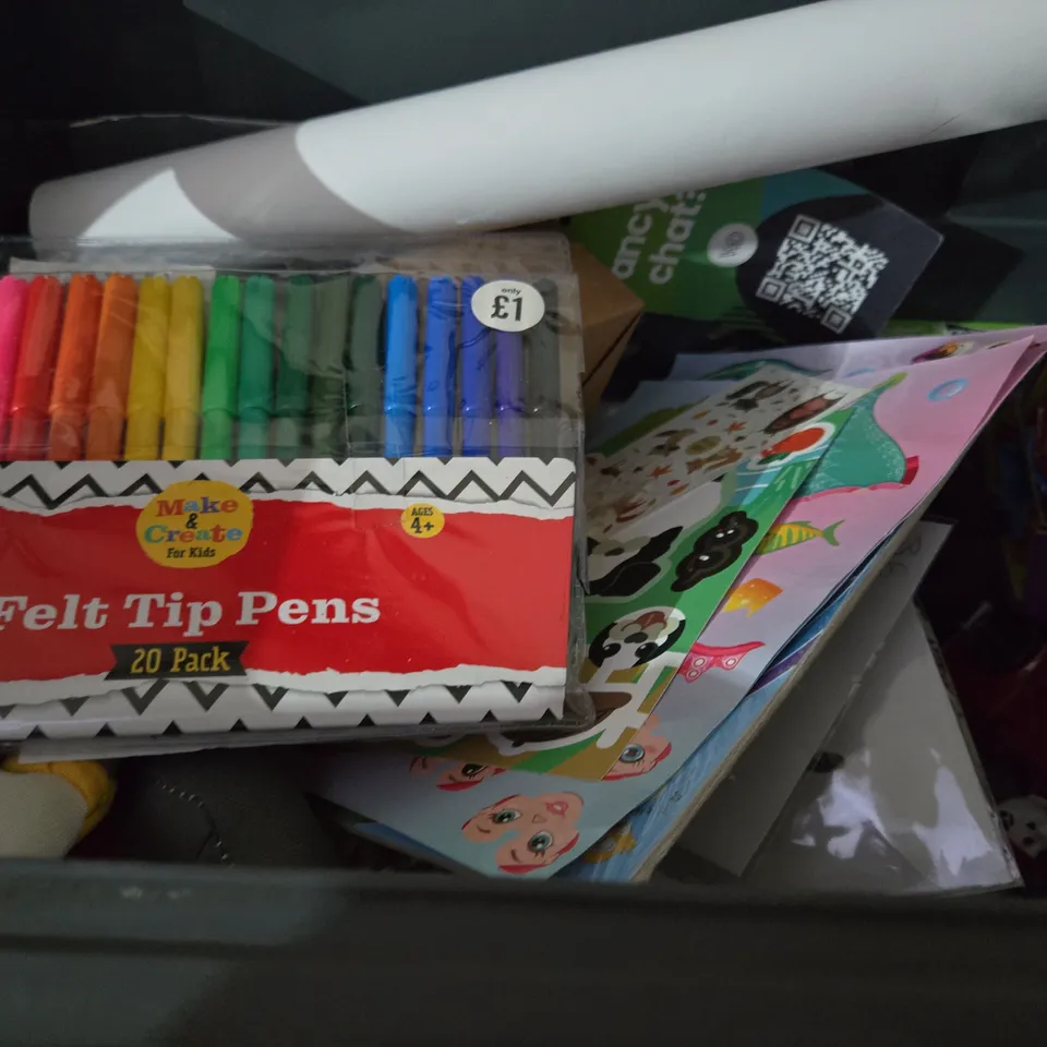 BOX OF APPROX 12 ASSORTED TOYS TO INCLUDE - SNAZAROO FACE PAINT , TABLE TALK , PENCIL HOLDER ETC