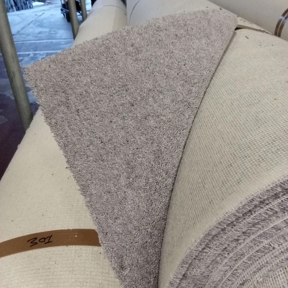 ROLL OF QUALITY LINGDALE ELITE LANGTHWAITE CARPET // APPROX SIZE: 5 X 16.27m
