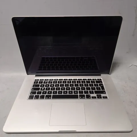 APPLE MACBOOK PRO 15 INCH