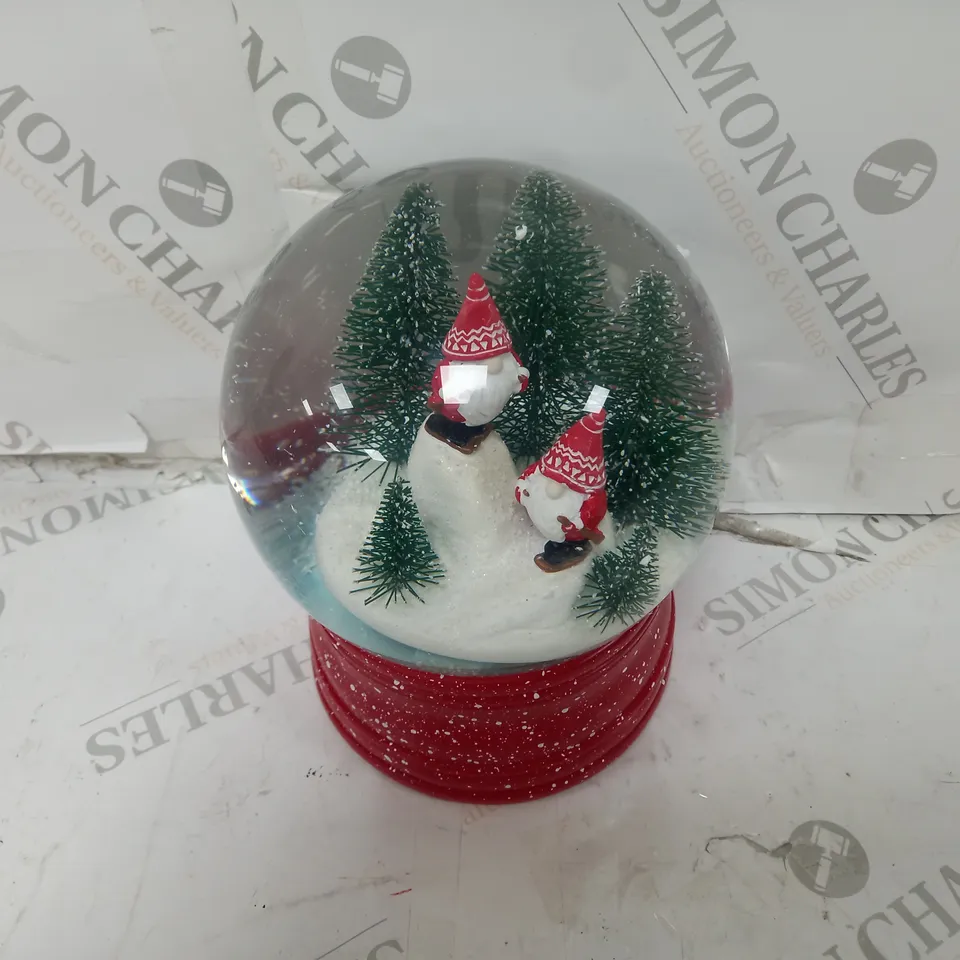 SANTA EXPRESS CHRISTMAS CHARACTER MUSICAL WATER SPINNER