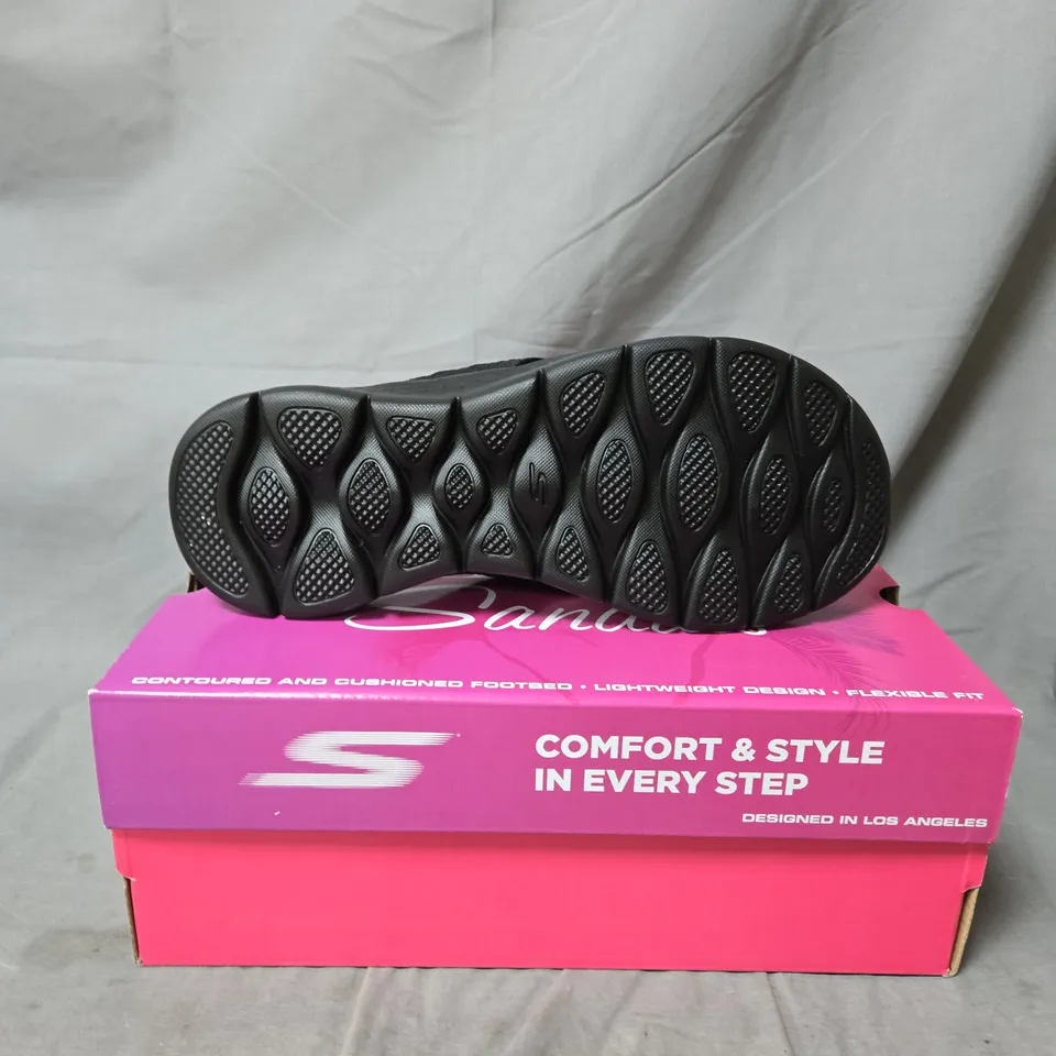 SKECHERS GO WALK BLACK FLIP-FLOP SANDALS – BOXED SIZE 6