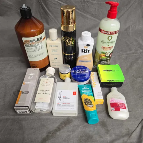 APPROXIMATELY 20 ASSORTED HEALTH & BEAUTY PRODUCTS TO INCLUDE - GILLETTELABS FAST ABSORBING MOISTURSER - LIZ EARLE SOOTHING EYE LOTION - SKIN+ME SUNSCREEN - ETC