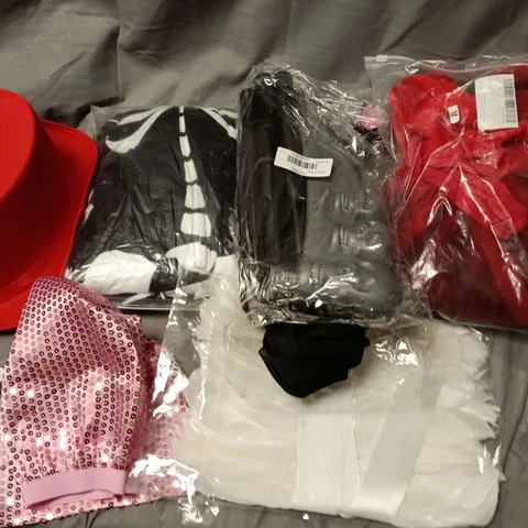 LOT OF APPROXIMATELY 20 ASSORTED FANCY DRESS ITEMS TO INCLUDE RUBIES TOP HAT