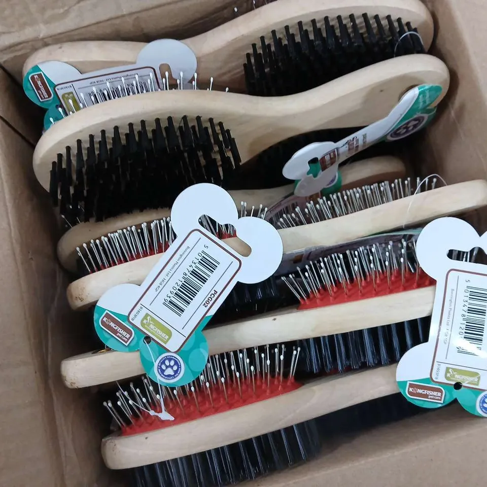 APPROXIMATELY 12 PET GROOMING BRUSH