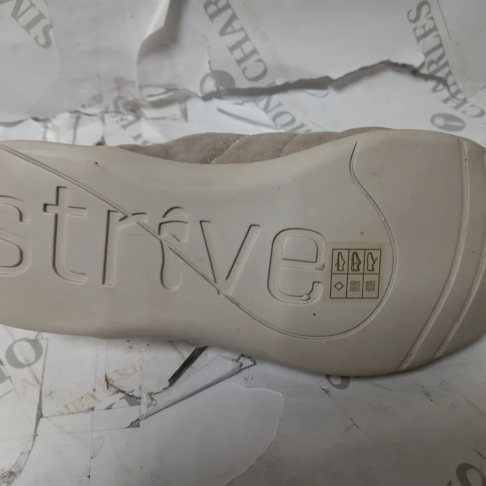 STRIVE MARDEILLE STONE SANDALS SIZE UK 5 