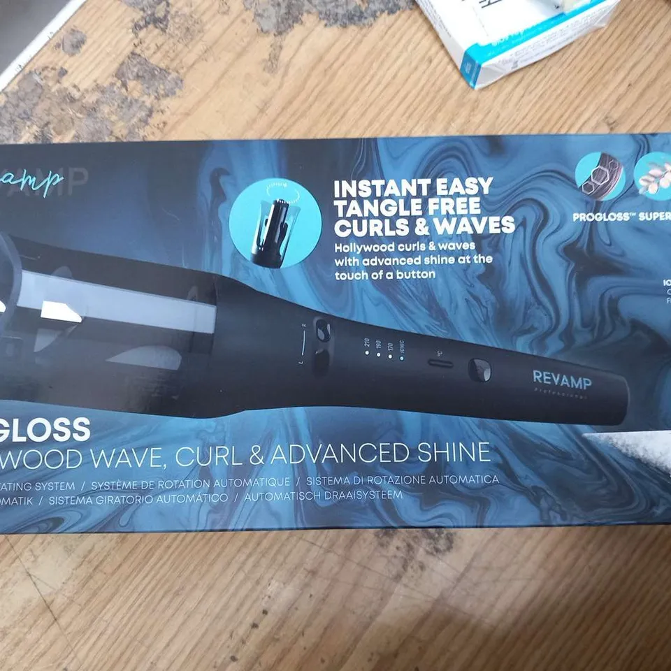 BOXED REVAMP PROGLOSS HOLLYWOOD WAVE, CURL AND ADVANCED SHINE AUTOMATIC ROTATING SYSTEM CL-2250-EU