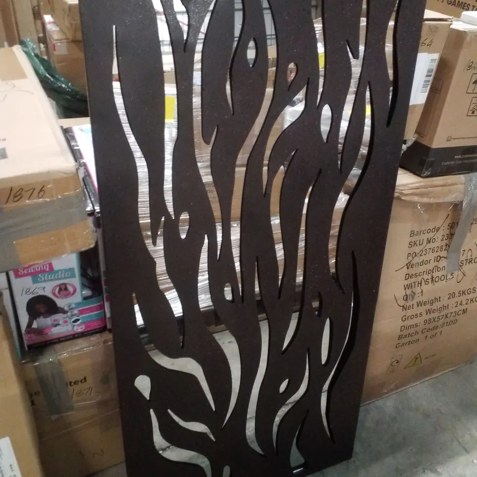 BOXED AMARELLE EXTRA LARGE METAL FLAME DESIGN DECORATIVE GARDEN SCREEN 120×60CM