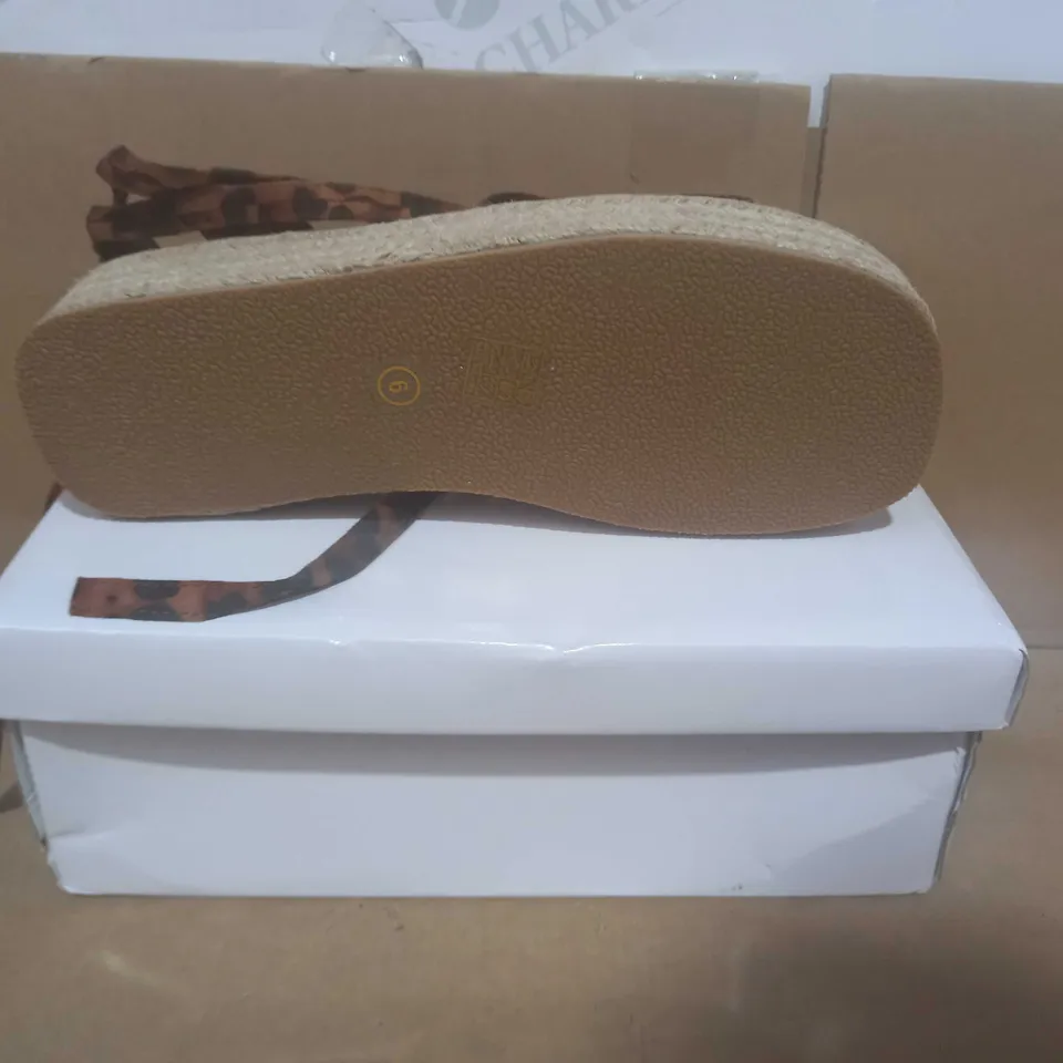BOXED PAIR OF KRUSH SANDALS IN LEOPARD PRINT COLOUR UK SIZE 6