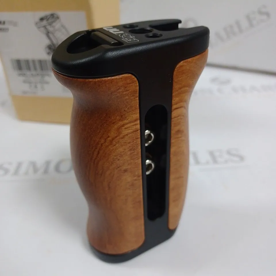 BOXED UURIG R027