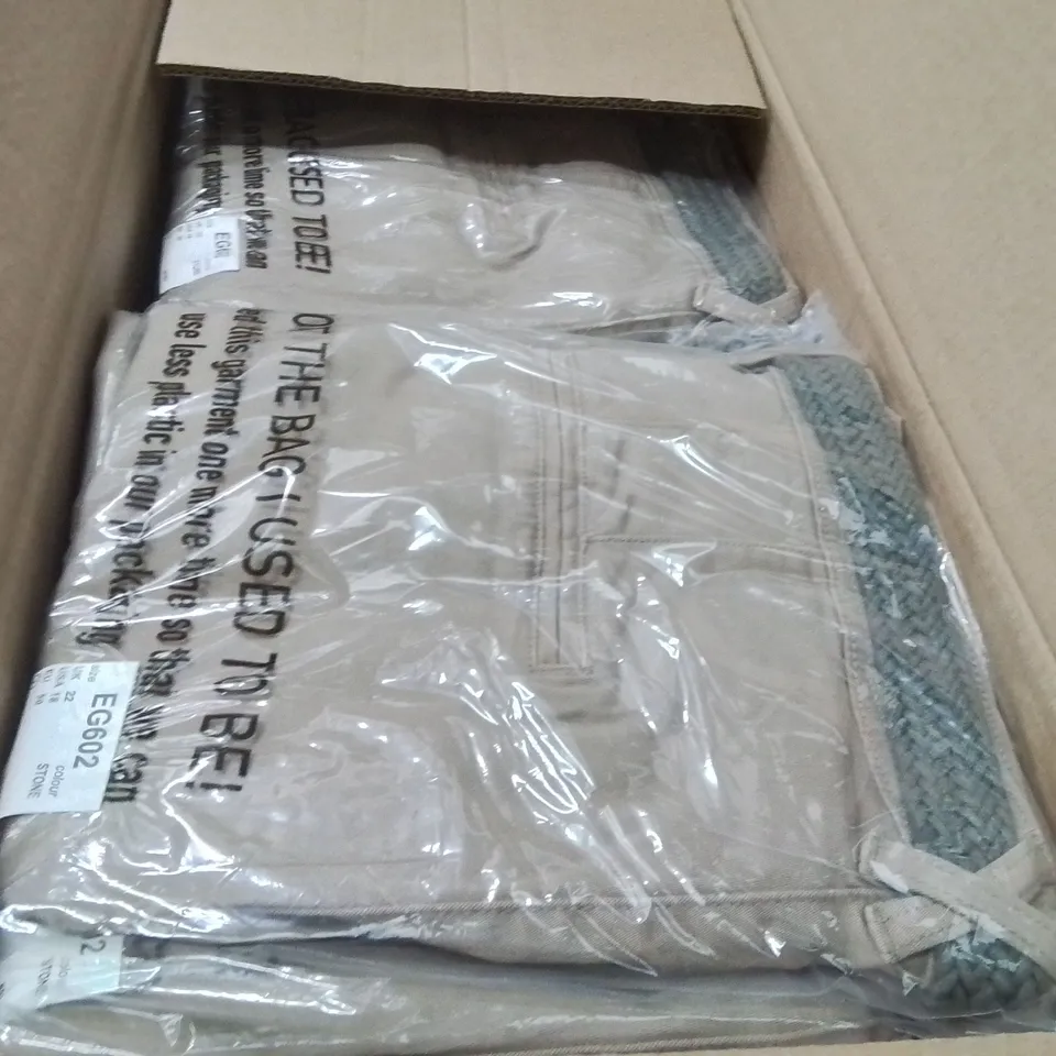 BOXED BRAND NEW APPROXIMATELY 18 JULIPA CHINO TROUSERS STONE SIZE 22