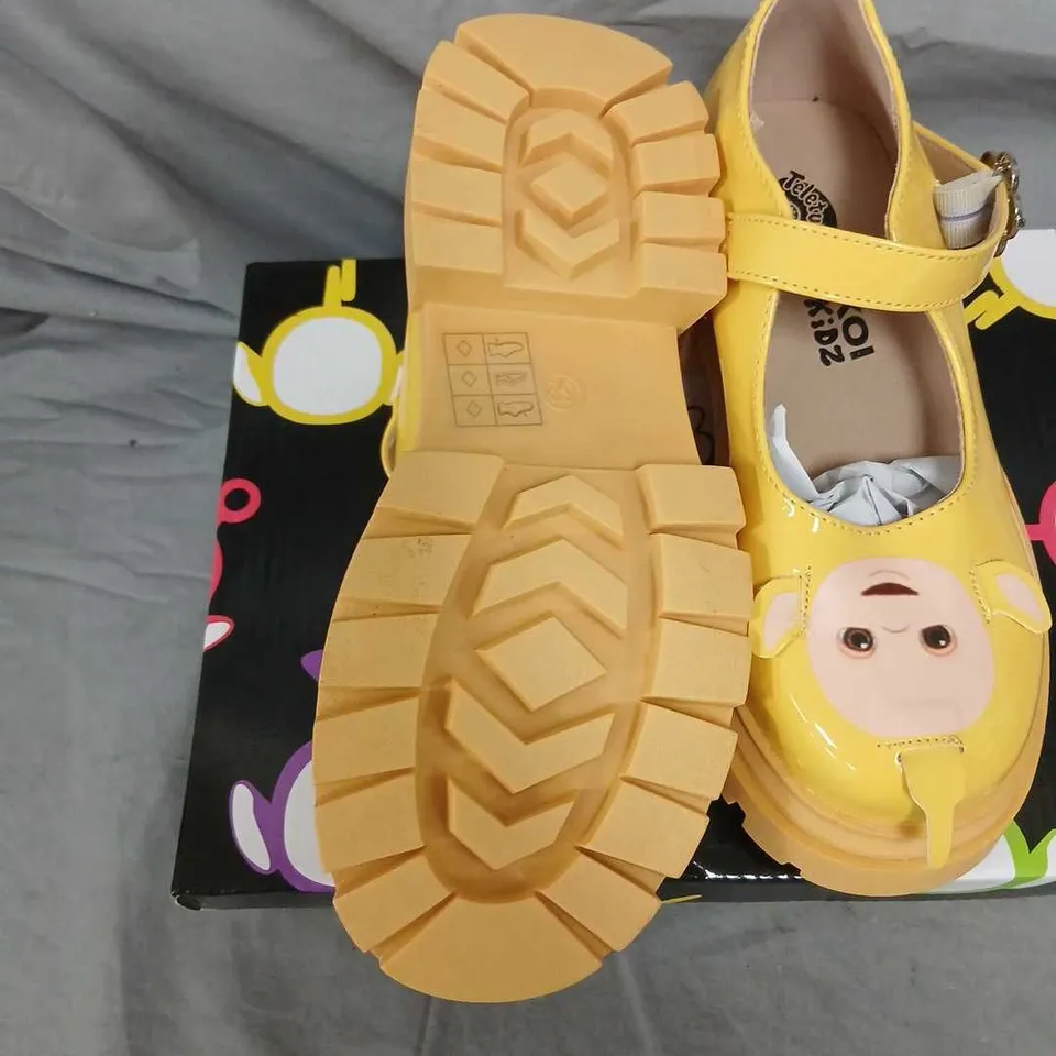 BRAND NEW BOXED KOI X TELETUBBIES LA LA TELETUBBIES KIDZ MARY JANES – YELLOW, UK13K