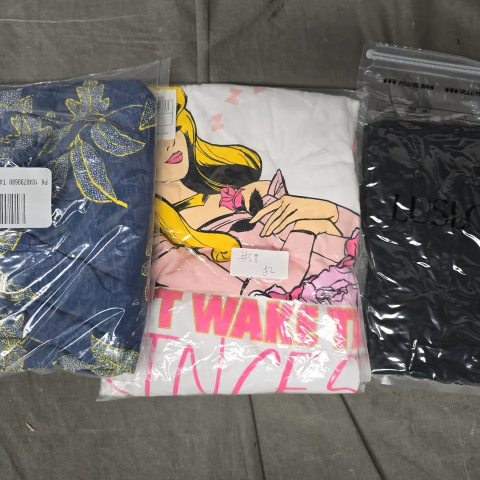 APPROXIMATELY 20 ASSORTED CLOTHING AND FASHION PRODUCTS IN VARIOUS STYLES AND SIZES - COLLECTION ONLY