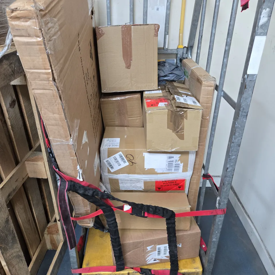 CAGE OF APPROXIMATELY 10 ASSORTED ITEMS TO INCLUDE - MIRROR, GLASSES, AND STORAGE SQUARES ETC. - COLLECTION ONLY