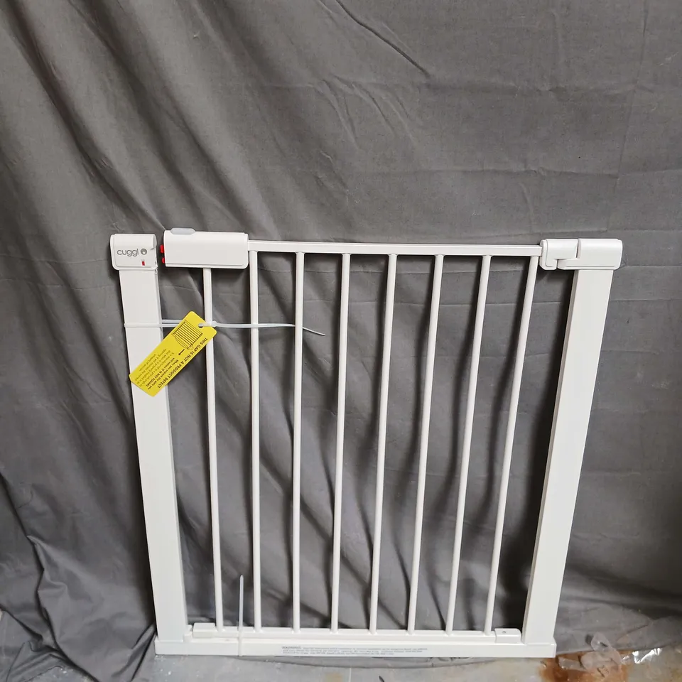 BOXED CUGGL LITTLE STEPS SAFETY GATE IN WHITE 