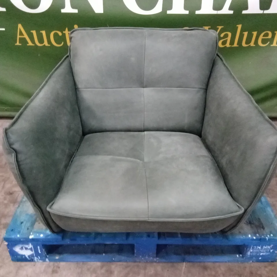QUALITY DESIGNER ITALIAN MADE SEVILLE LEATHER ARMCHAIR