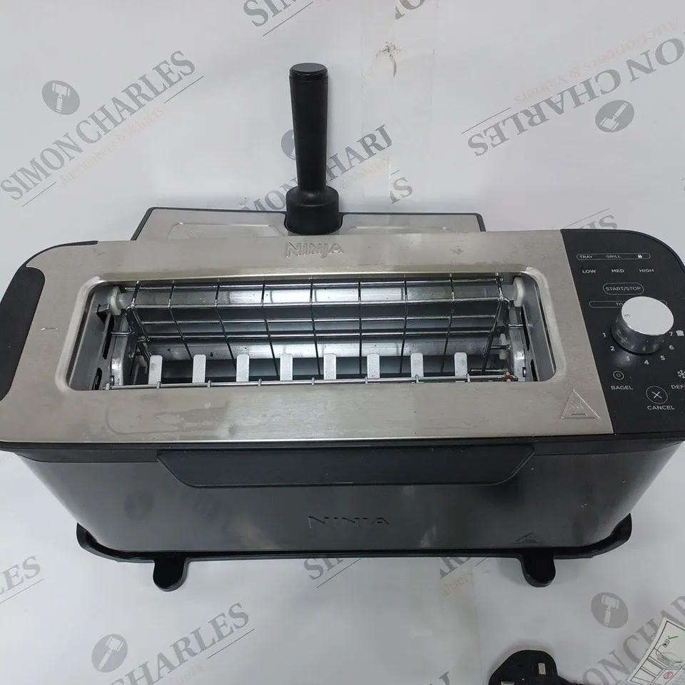 UNBOXED NINJA 2 IN 1 TOASTER & GRILL ST100UK