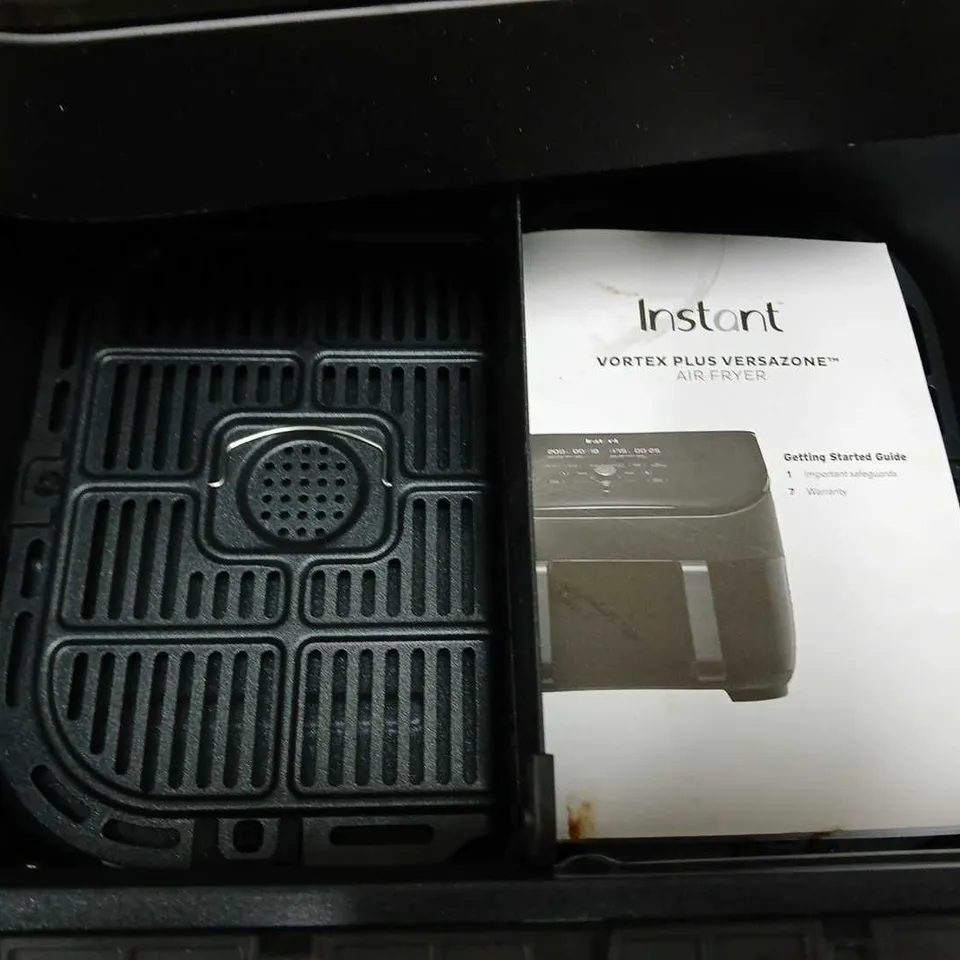 INSTANT VORTEX PLUS VERSAZONE AIR FRYER – BLACK 
