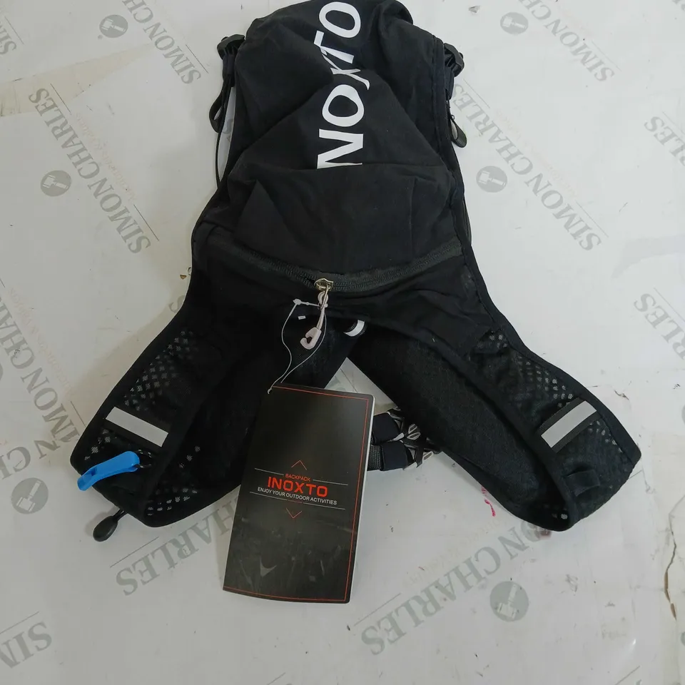 INOXTO OUTDOOR RUNNING BACKPACK IN BLACK