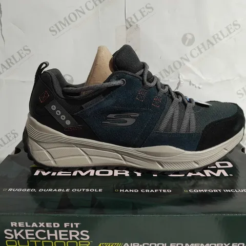 BOXED PAIR OF SKECHERS GO WALK OUTDOOR SHOES NAVY UK SIZE 10