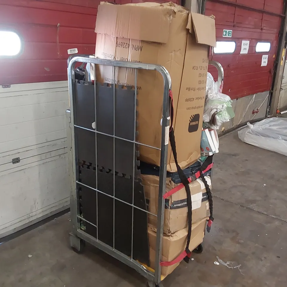 CAGE OF ASSORTED CONSUMER PRODUCTS INCLUDING: BABY BIBS, CERAMIC HEATERS, LARGE BEACH TOWELS ECT // CAGE NOT INCLUDED 